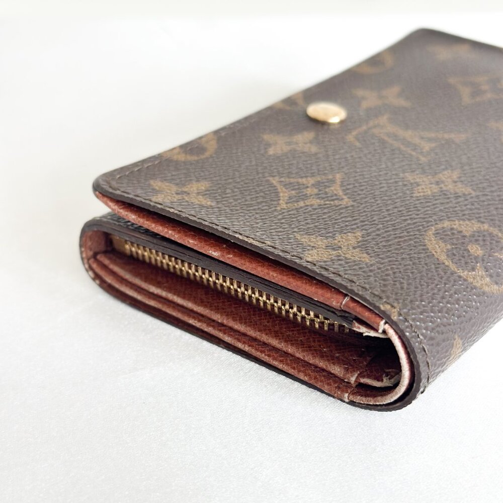 Louis Vuitton Monogram Wallet - Picture 6 of 16